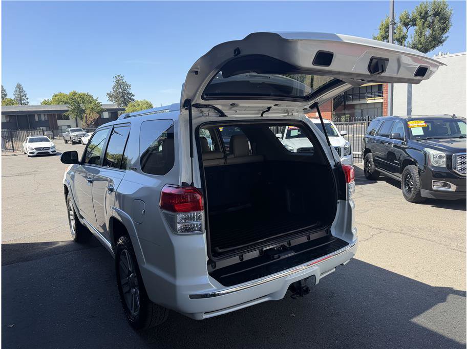 Used 2012 Toyota 4Runner Limited AWD/4WD image 12