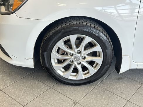 Used 2017 Nissan Sentra SV w/ Style Package image 16