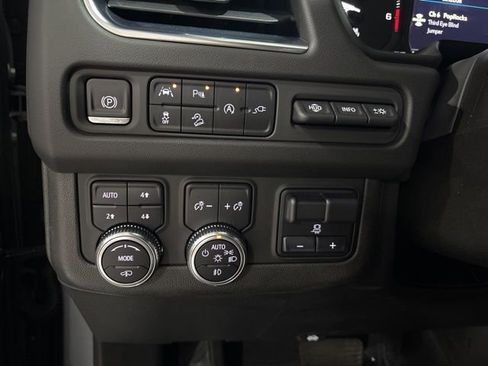 Used 2021 GMC Yukon AT4 w/ AT4 Premium Plus Package AWD/4WD image 33