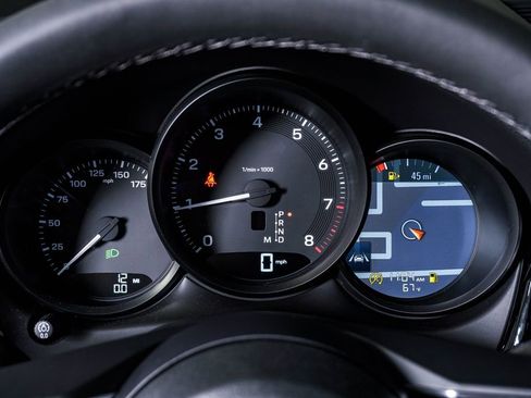 New 2026 Porsche Macan AWD/4WD image 21