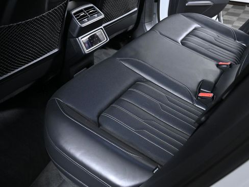 Used 2022 Audi e-tron Chronos image 27