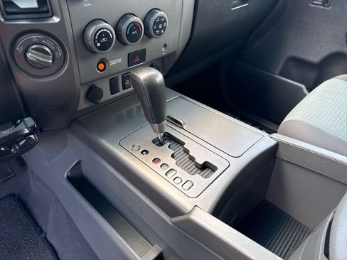 Used 2005 Nissan Titan SE AWD/4WD image 24