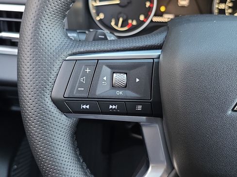 New 2026 Mitsubishi Outlander SE image 15