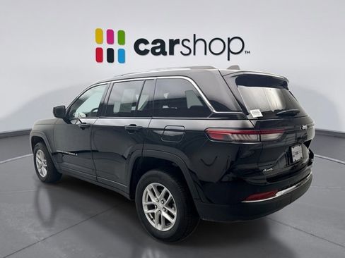 Used 2023 Jeep Grand Cherokee Laredo w/ Luxury Tech Group I AWD/4WD image 3