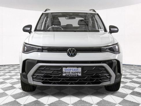 Used 2025 Volkswagen Taos S image 9