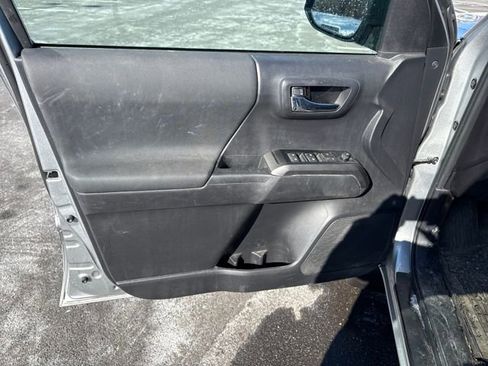 Used 2023 Toyota Tacoma TRD Off-Road image 16