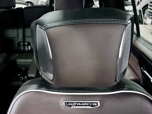 Used 2025 GMC Yukon Denali Ultimate w/ LPO, Floor Liner Package AWD/4WD image 17