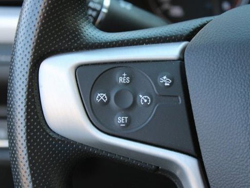 Used 2023 GMC Acadia SLE w/ Driver Convenience Package image 13