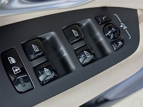 Certified 2026 Volvo XC90 B6 Core image 18