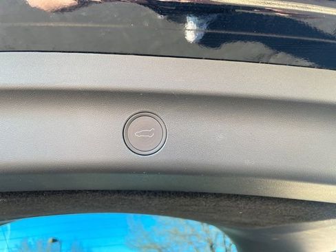 Used 2021 Tesla Model Y Long Range image 13