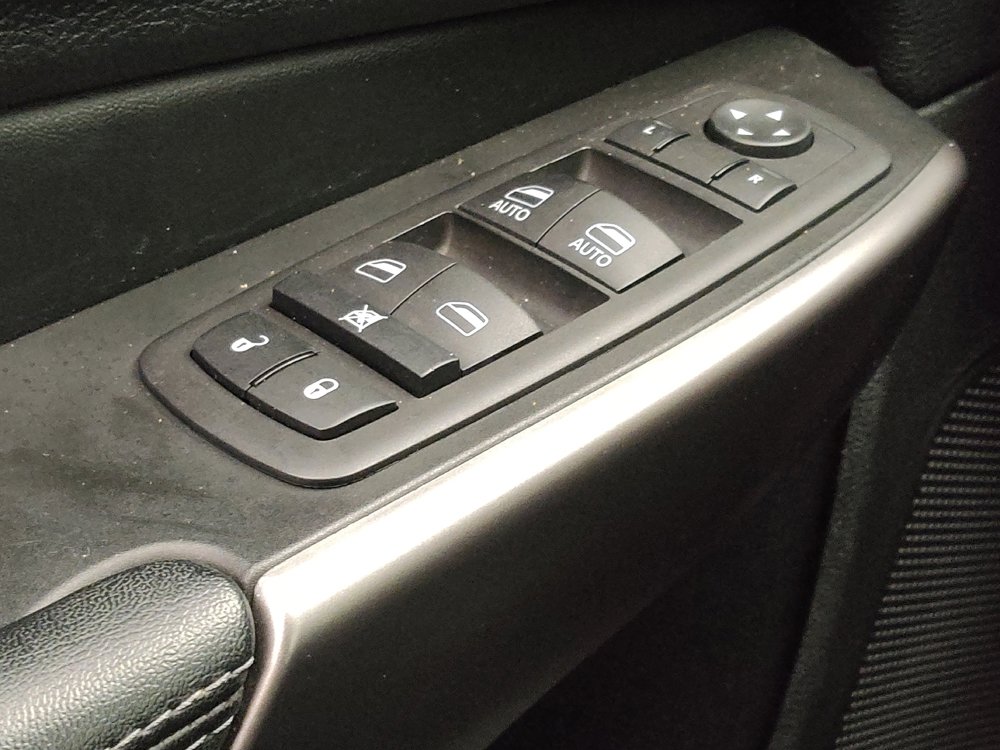 Used 2021 Jeep Cherokee Latitude Plus FWD image 27