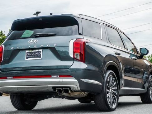Used 2023 Hyundai Palisade Calligraphy FWD image 13