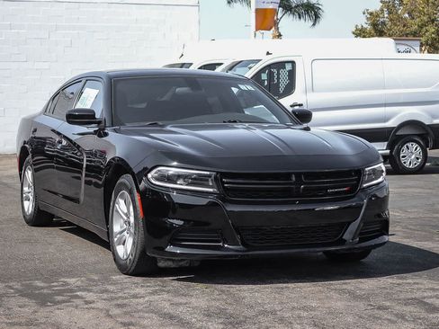 Used 2022 Dodge Charger SXT RWD image 3