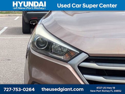 Used 2017 Hyundai Tucson SE Plus FWD image 9