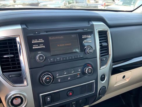 Used 2017 Nissan Titan SV RWD image 34