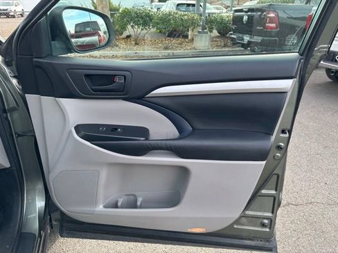 Used 2015 Toyota Highlander Plus image 29