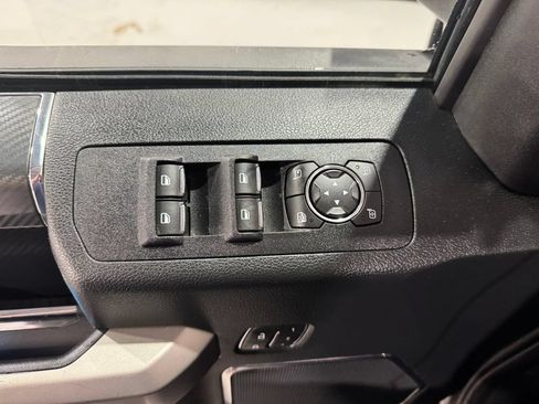 Used 2019 Ford F150 Lariat w/ Equipment Group 502A Luxury AWD/4WD image 17