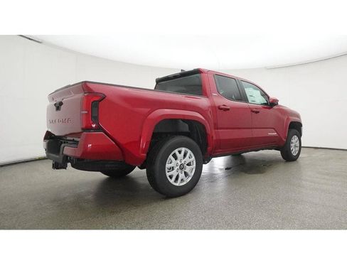 Used 2025 Toyota Tacoma SR5 AWD/4WD image 30