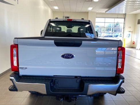 New 2026 Ford F250 XL w/ XL Chrome Package image 6