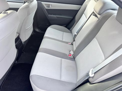 Used 2017 Toyota Corolla LE image 6