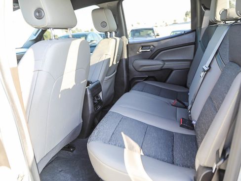 Used 2024 Chevrolet Colorado ZR2 image 18