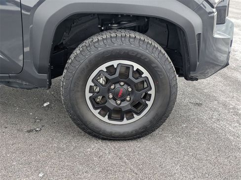 Used 2025 Toyota Tacoma TRD Off-Road image 21