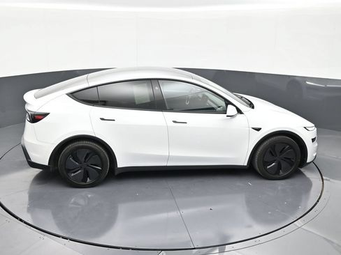 Used 2026 Tesla Model Y Long Range AWD/4WD image 18