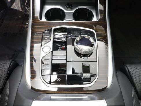 New 2026 BMW X7 xDrive40i w/ Executive Package image 13