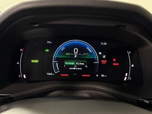 Used 2025 Toyota Camry SE FWD image 25