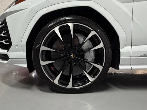 Used 2020 Lamborghini Urus AWD/4WD image 37