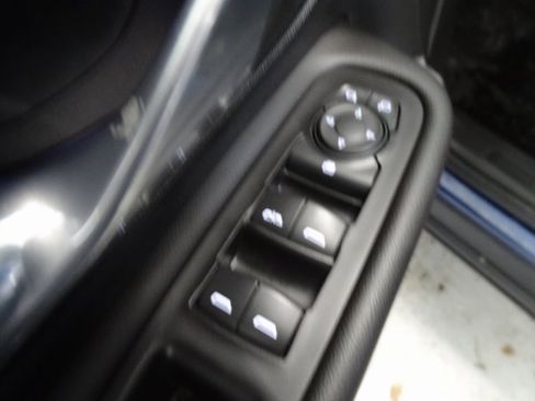 Certified 2022 GMC Terrain SLE w/ Driver Convenience Package image 9