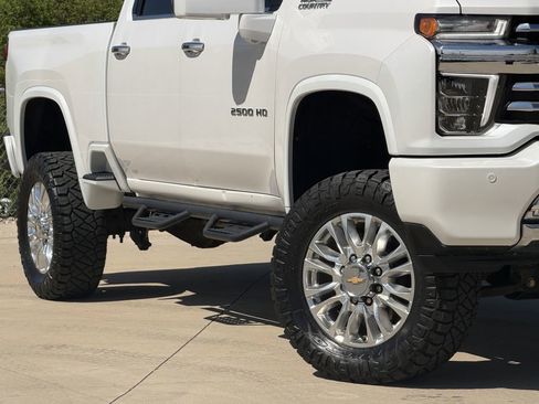 Used 2021 Chevrolet Silverado 2500 High Country w/ Z71 Off-Road Package image 11