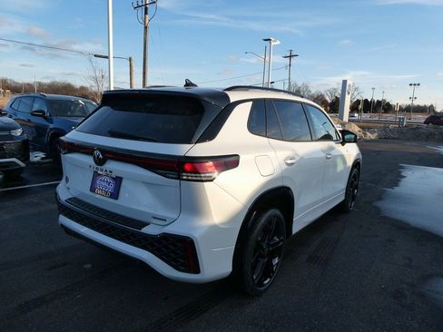 New 2026 Volkswagen Tiguan SE R-Line AWD/4WD image 3