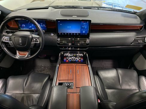 Certified 2024 Lincoln Navigator Reserve image 11