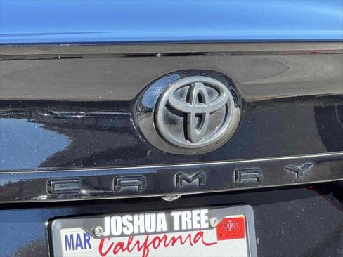 Used 2020 Toyota Camry SE image 16