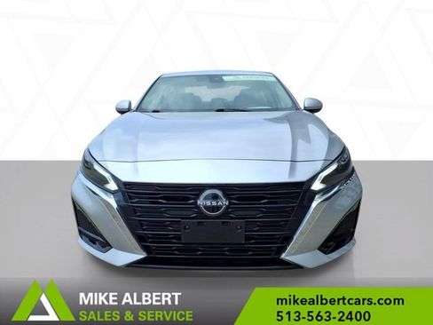 Used 2023 Nissan Altima 2.5 SV AWD/4WD image 2