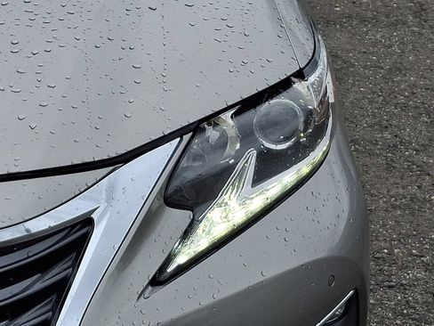 Used 2016 Lexus ES 350 w/ Navigation System Package FWD image 9