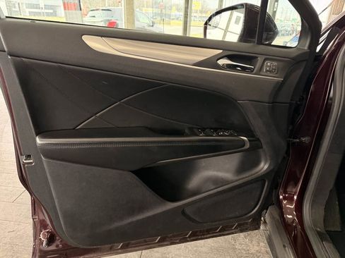 Used 2019 Lincoln MKC Premiere image 27