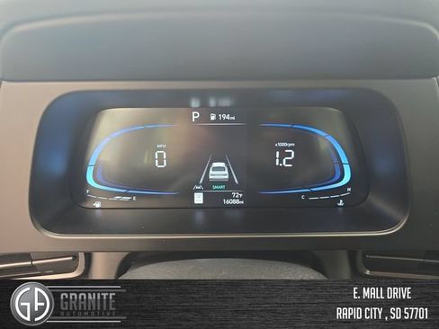 Used 2025 Hyundai Elantra Sport w/ Cargo Package FWD image 16