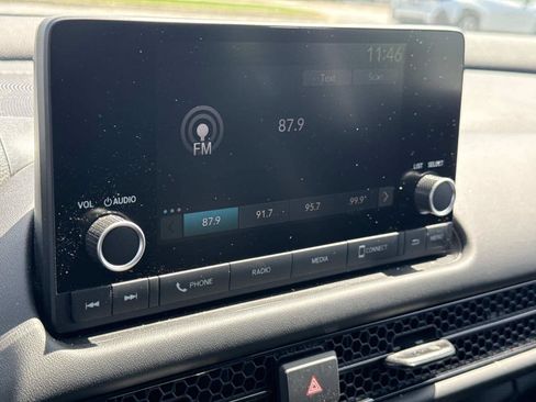 Used 2024 Honda HR-V LX image 3