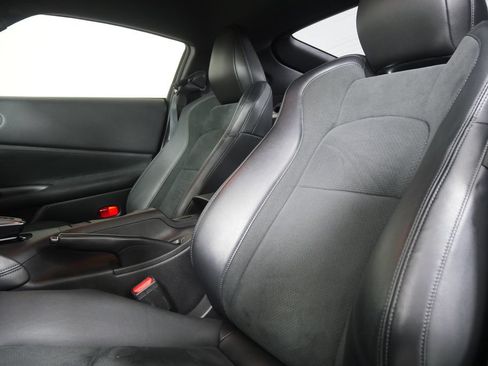 Used 2024 Nissan Z Performance w/ Floor Mat Package RWD image 11