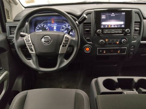 Used 2022 Nissan Titan SV RWD image 22