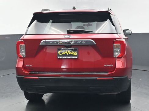 Used 2022 Ford Explorer XLT w/ Equipment Group 202A AWD/4WD image 4