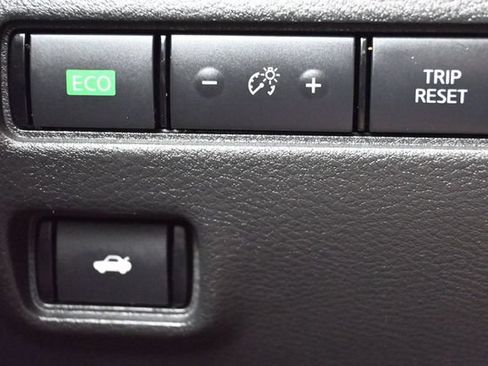 Used 2024 Nissan Sentra SV w/ All-Weather Package FWD image 25