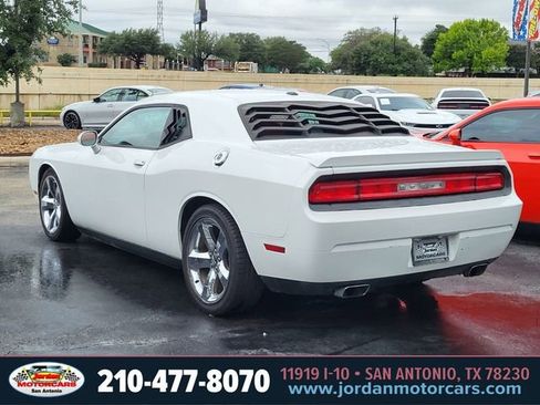 Used 2013 Dodge Challenger R/T RWD image 4