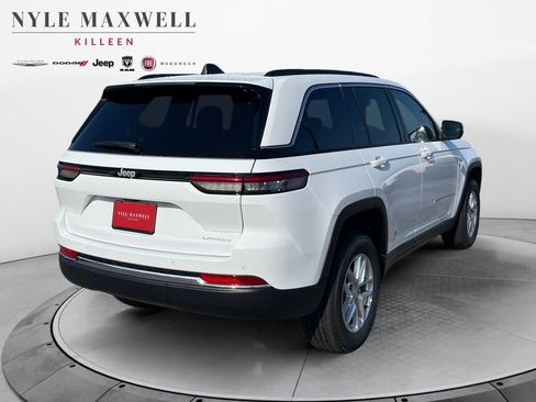 New 2025 Jeep Grand Cherokee Laredo image 16