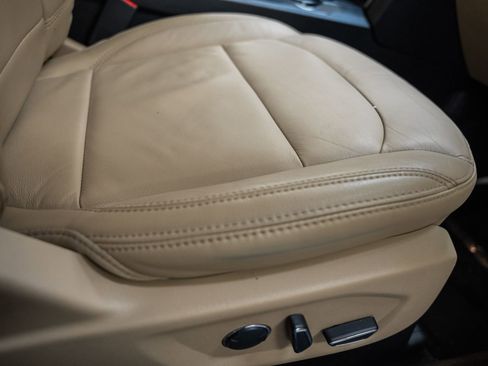 Certified 2017 Ford Explorer XLT w/ Equipment Group 202A image 39