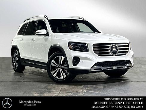 Used 2025 Mercedes-Benz GLB 250 4MATIC image 1