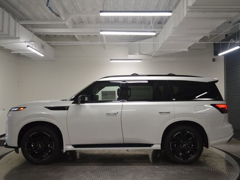 New 2026 INFINITI QX80 4WD image 2