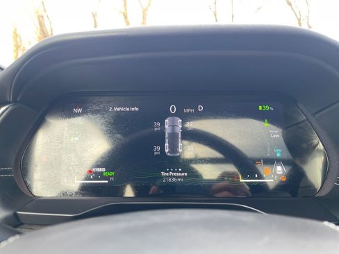 Used 2022 Jeep Grand Cherokee Overland w/ Luxury Tech Group IV image 21